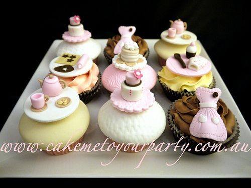 Mini Teapot cakes