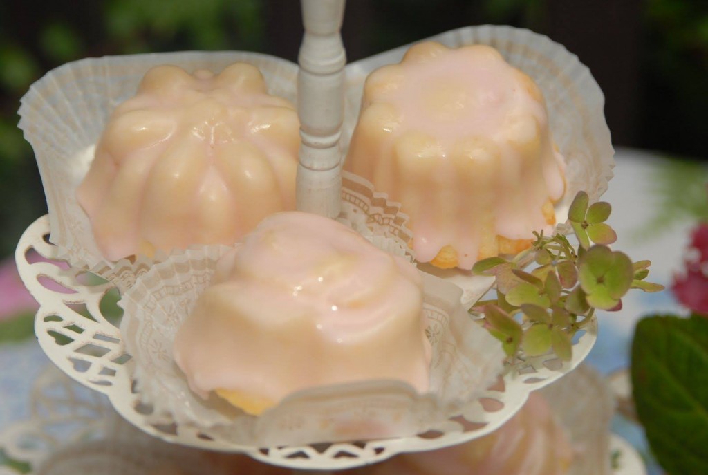 luscious lemon tea cakes