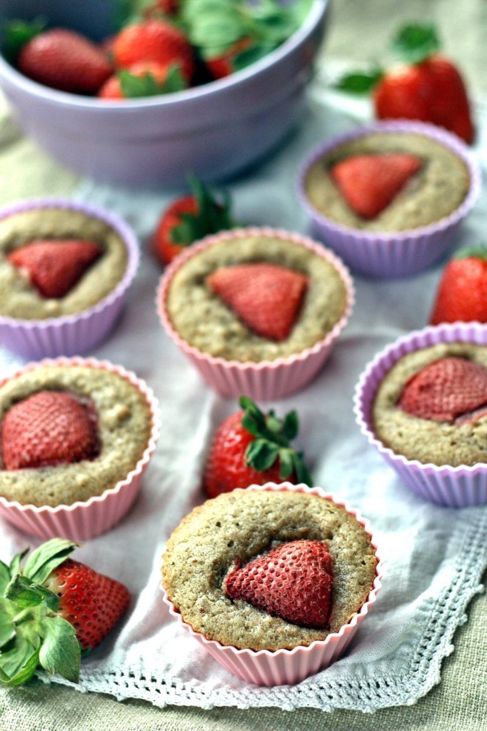 strawberry vanilla teacakes